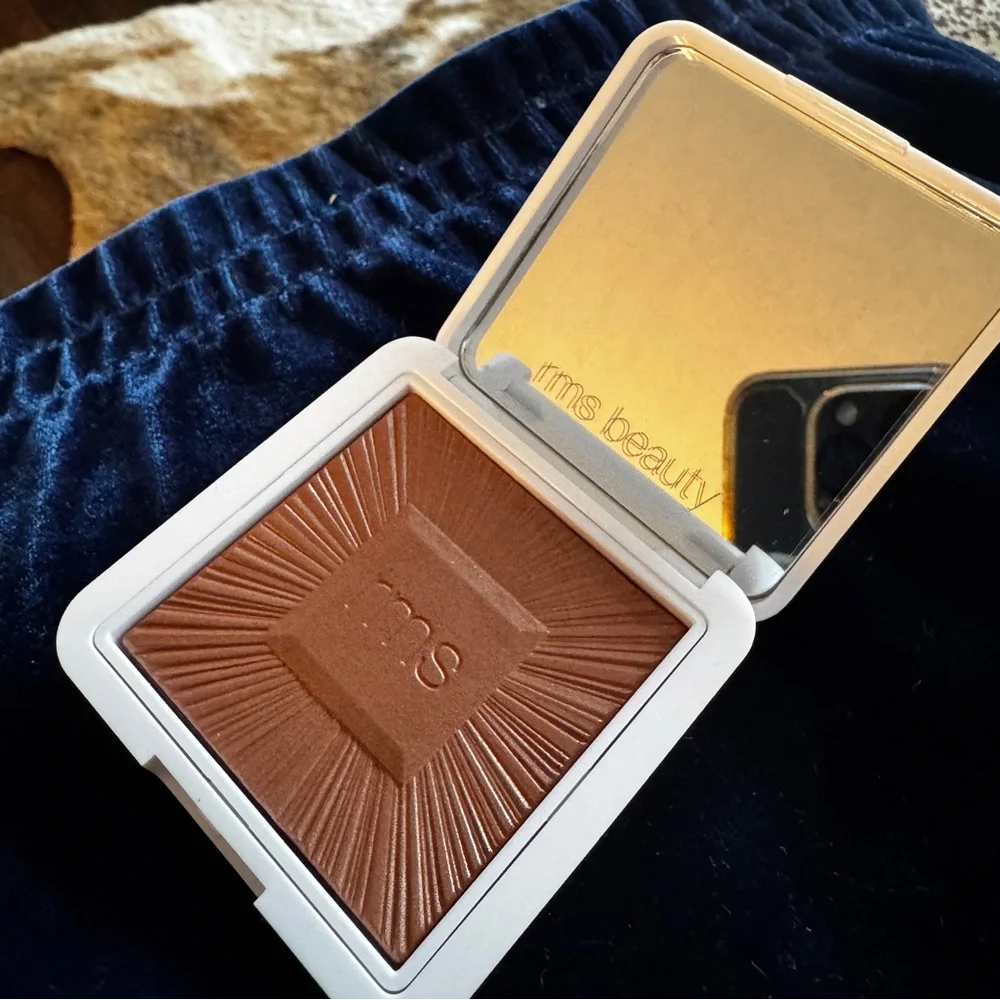 RMS Beauty Hydra-Bronzer Compact